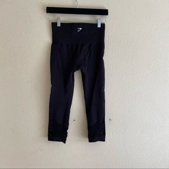 Gymshark Black Cropped Energy + Seamless Leggings - Picture 2 of 6